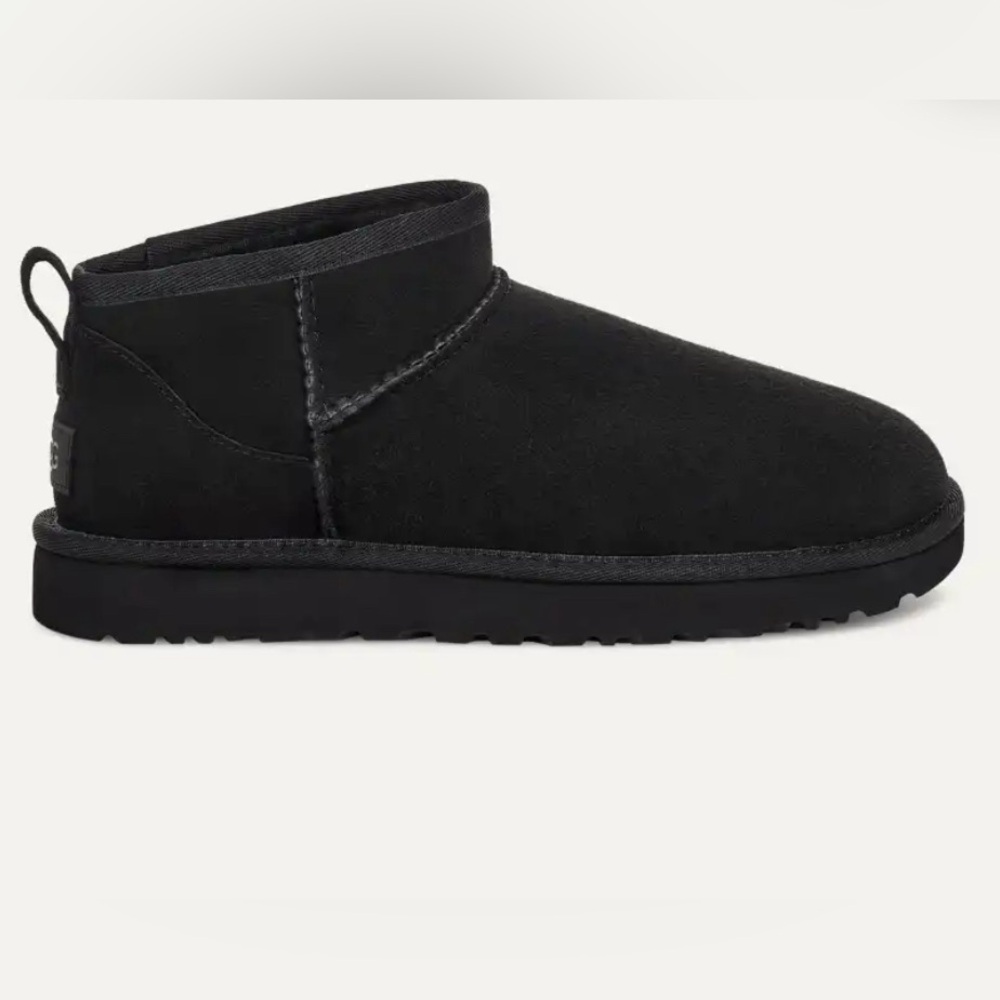 UGG Ultra Mini Classic Boot- size 6
